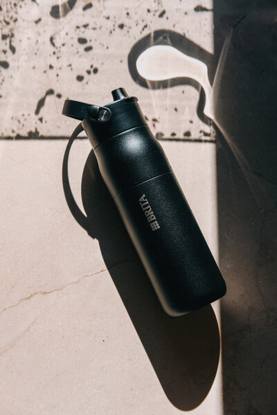 Láhev BRITA LARQ Essential 680 ml - Černá