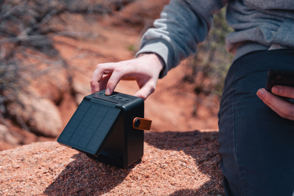 Skywave solarni zvočnik 12W, 2000 mAh baterija
