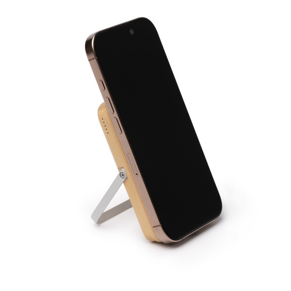 Custom bamboo and recycled aluminium power bank 5000 mAh with 15W magnetic wireless charging
