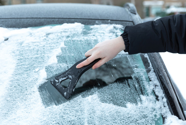 Polard RCS certified recycled plastic 3-in-1 ice scraper - Black
