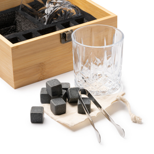 Set de whisky personalizado con vasos de vidrio y cubitos de piedra natural reutilizables