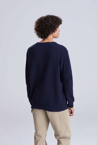 TAROKO SUSTAINABLE SWEATER