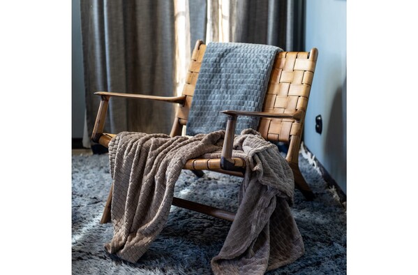 Kosta Linnewafveri Fleece Plaid Jaquard 130x170 cm - Gris foncé