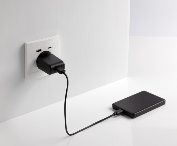 Magnetická powerbanka Orion 5000mAh 5W z RCS hliníku - Černá