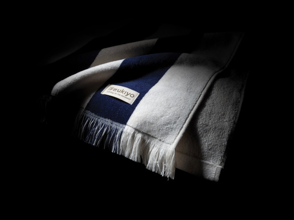 Serviette de plage Ukiyo Yukari AWARE™ Made in Europe - Bleu Marine