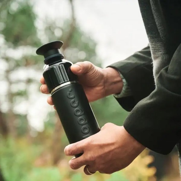 Garrafa Dopper Black isolada 580 ml