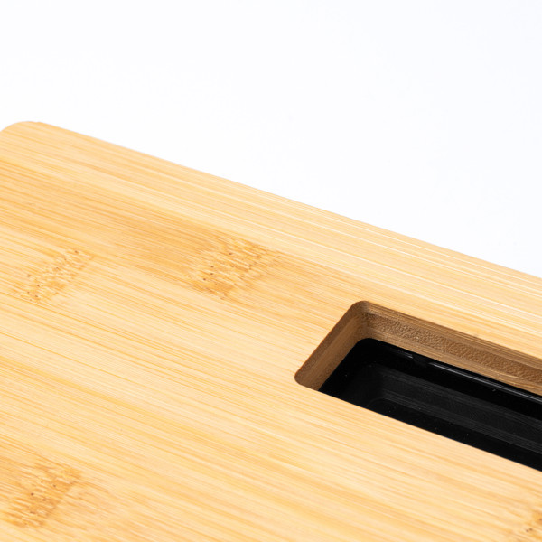 Personalised bamboo scale with digital temperature panel