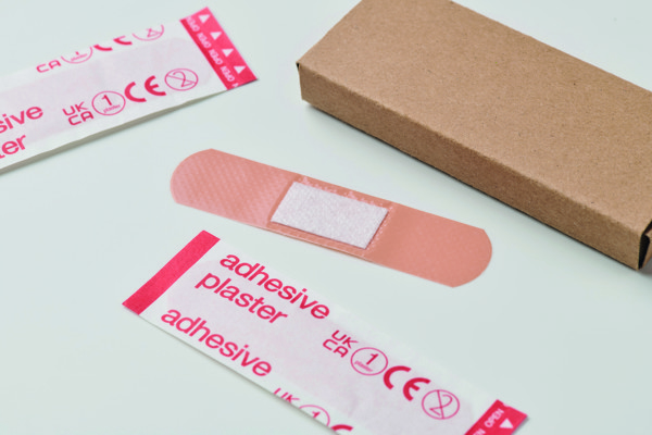 Adhesive plasters Ouch, 15 pcs, recycled paper box
