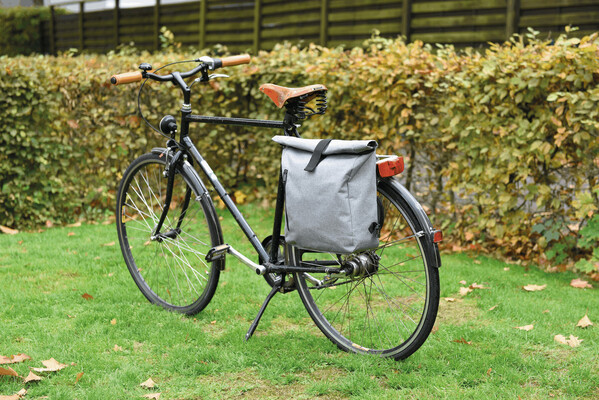 Cycling Backpack Bike Race