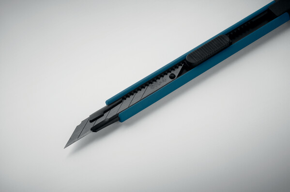 Petit cutter rétractable Blade - Bleu