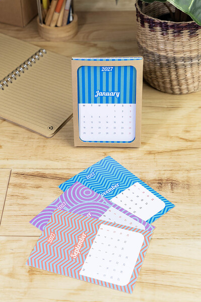 Custom Desk Calendar CreaDate Shuffle