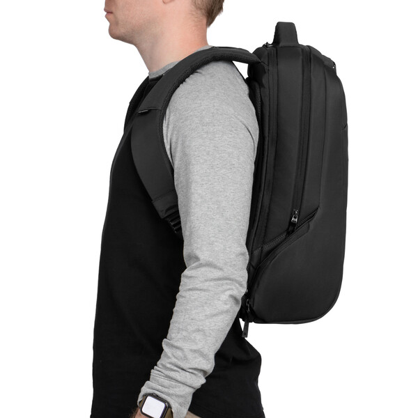 Incase ICON Slim Pack