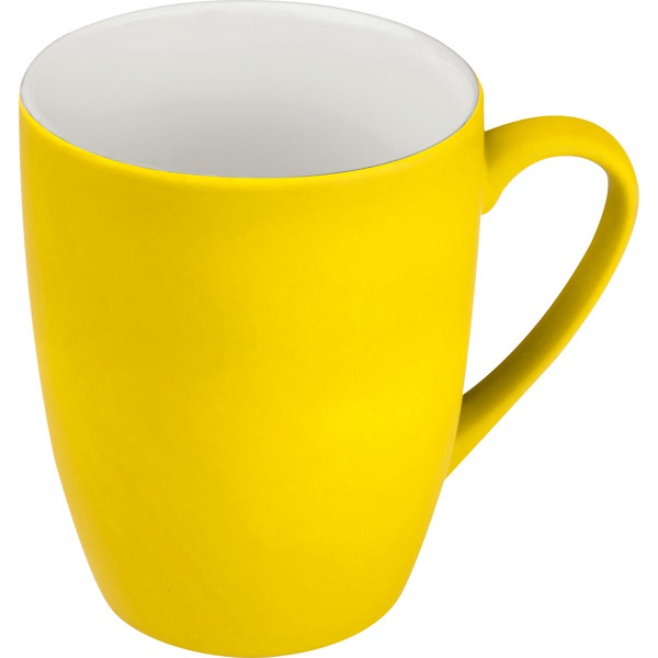 Rubberized ceramic mug JUDYTA - Yellow