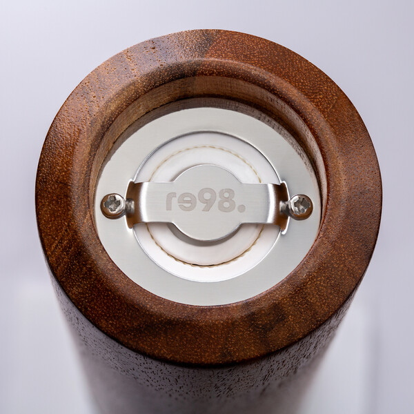 Pepper or Salt Mill MILLMASTER - brown