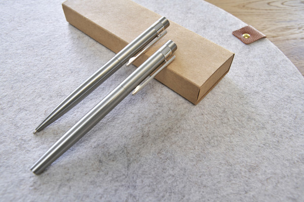 Conjunto de escrita de aço inoxidável reciclado Fritz