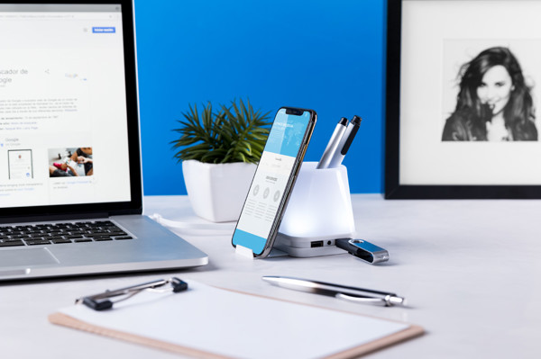 Pen Holder With Usb Hub Lumeo