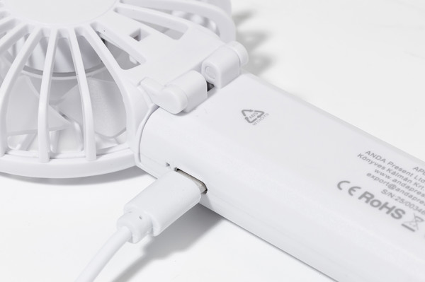 RABS újratölthető kézi ventilátor Chilly