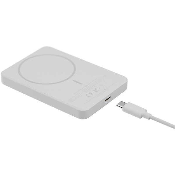 Xtorm Go2 15W 5000 mAh wireless power bank - White
