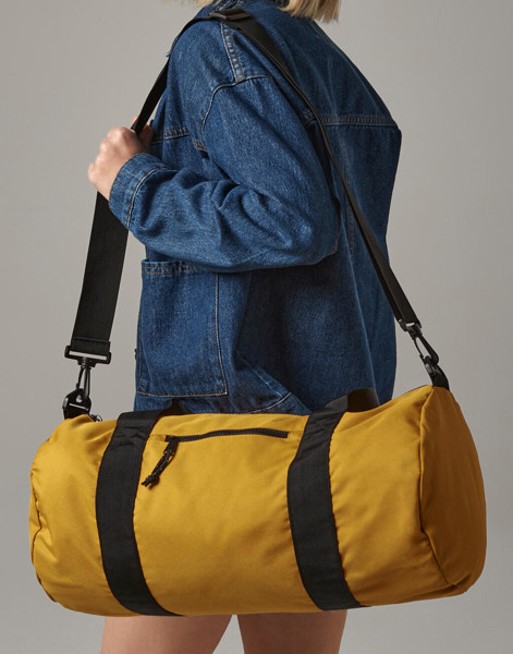 Recycled Barrel Bag - Black / ONE SIZE
