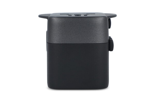 4030 | Adaptateur de voyage PowerPro en plastique recyclé