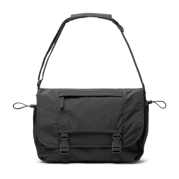 KENTO URBAN RCS recycled nylon 15.6 inch Messenger - Black