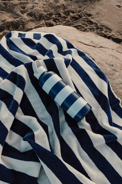 VINGA Serviette de plage GRS Lagoa - Bleu Marine / Blanc