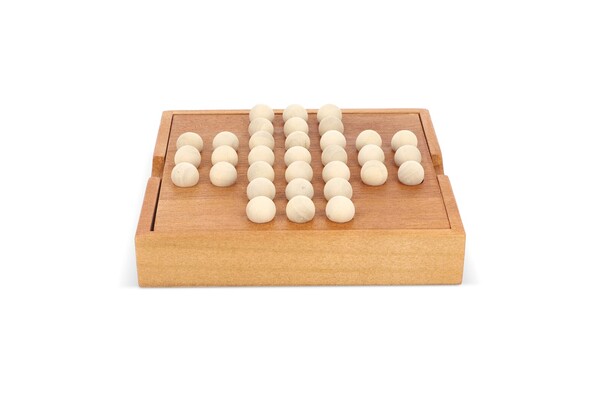 Jeu de solitaire avec billes - Nature