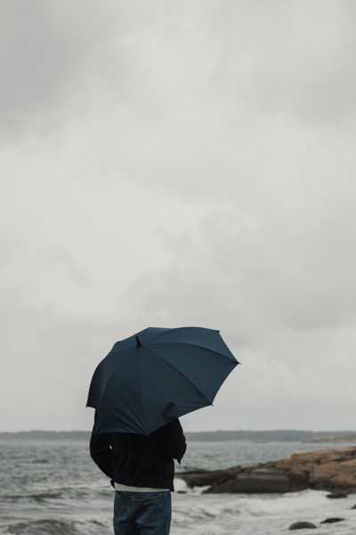 VINGA Parapluie de 23 pouces Baltimore en rPET AWARE™ - Bleu Marine