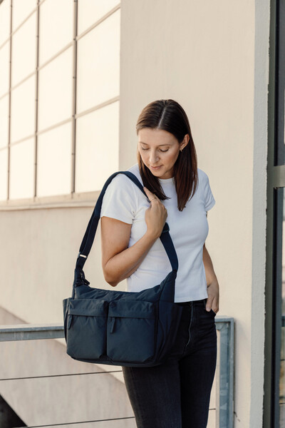 KENTO URBAN RCS polstrovaná crossbody taška z rec. Nylonu - Námornícka Modrá