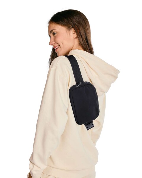 EXPLORER SLING BAG