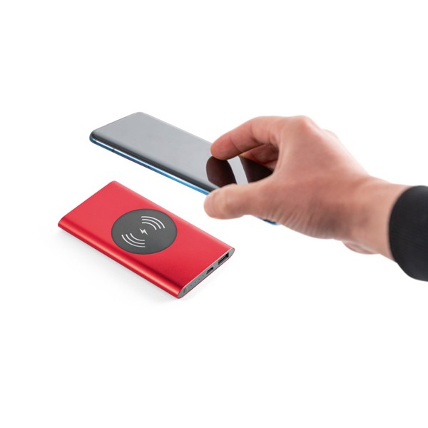 CASSINI. Powerbanka 4 000 mAh s 5W bezdrátovou nabíječkou ze recyklovaného hliníku (100% rAL) - Červená