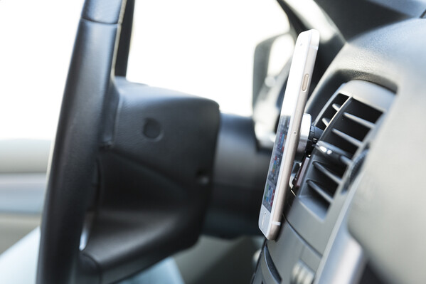 Držák na mobil do auta Karmag