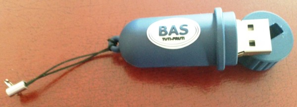 Custom shaped USB Drives - 3D - 2 GB / Speed & Capacity