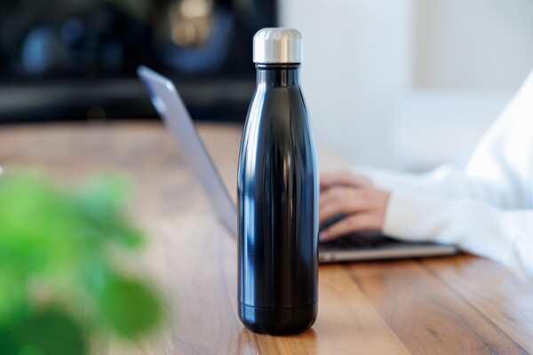 Dvojstenná fľaša z recyklovanej nehrdzavejúcej ocele 500 ml Clifford - Čierna