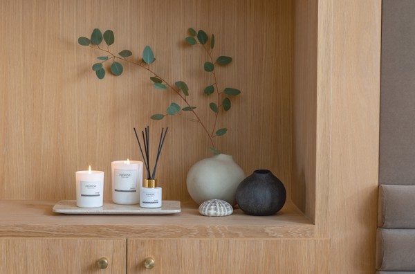 Ukiyo scented candle bamboo lid, 600g glass jar - White