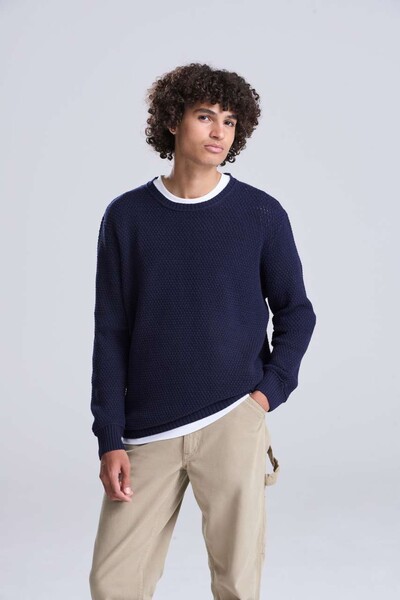 TAROKO SUSTAINABLE SWEATER