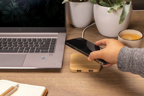 Bambusov brezžični polnilnik Xd Collection 10W, USB priključki