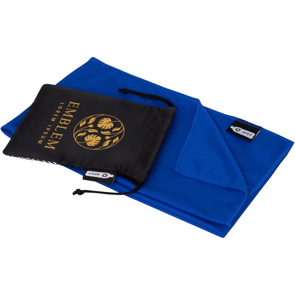 Asciugamano sportivo Raquel di raffreddamento in PET riciclato con pouch 80 x 30 cm - Blu royal