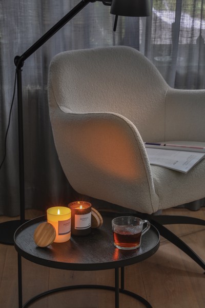 Ukiyo deluxe scented candle with bamboo lid - Black