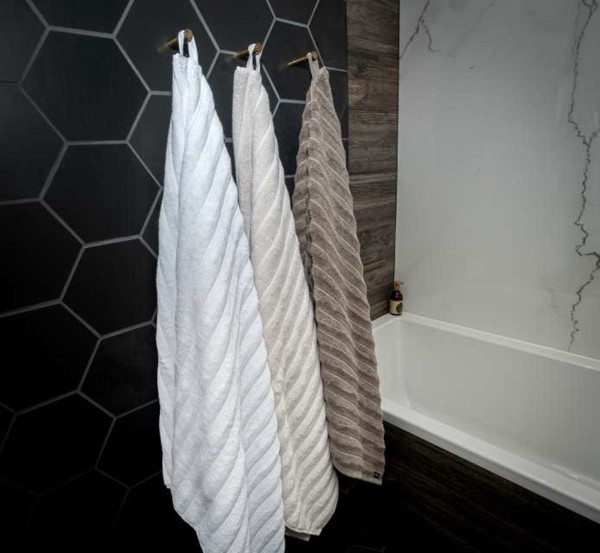 Olima Premium Towel - White / 70X140