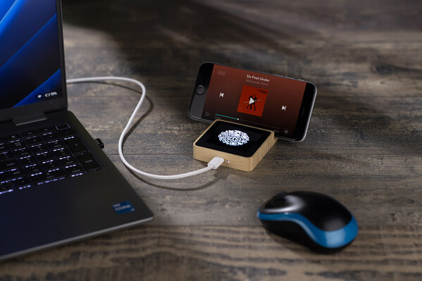 Inductive charger ELUMA 15W