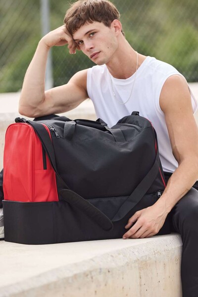 SPORT BAG WITH RIGID BOTTOM