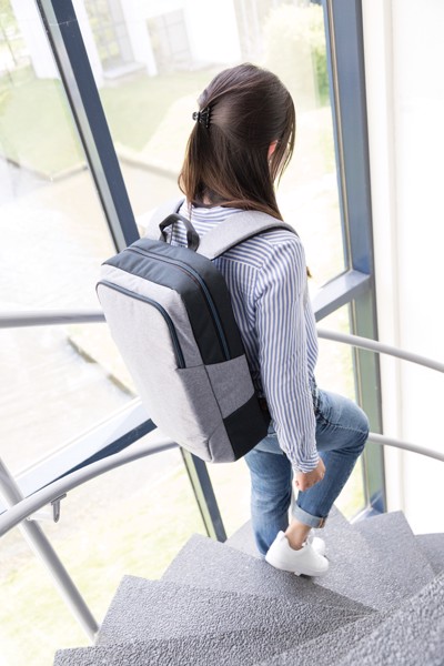 Arata 15” laptop backpack