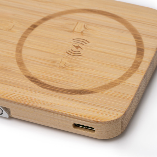 Custom bamboo and recycled aluminium power bank 5000 mAh with 15W magnetic wireless charging