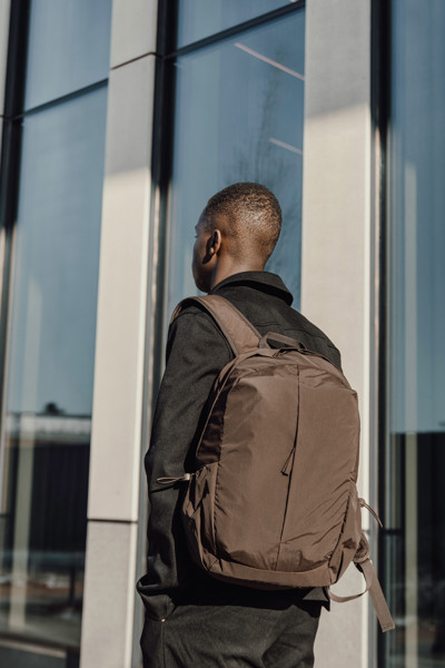 Batoh Urban KENTO z RCS recykl. nylonu s předním zipem - Hnědá