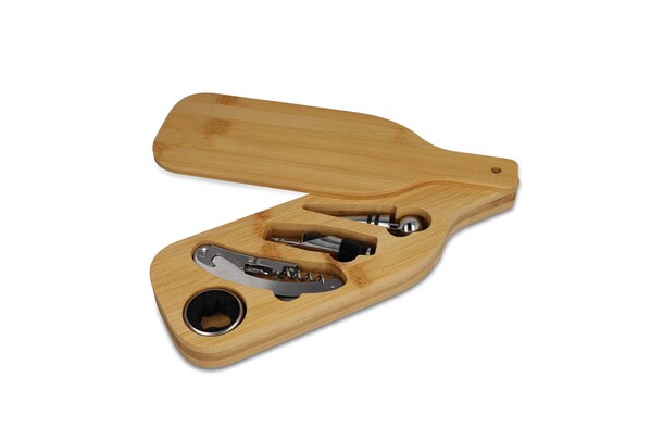 Wine set in bamboo box