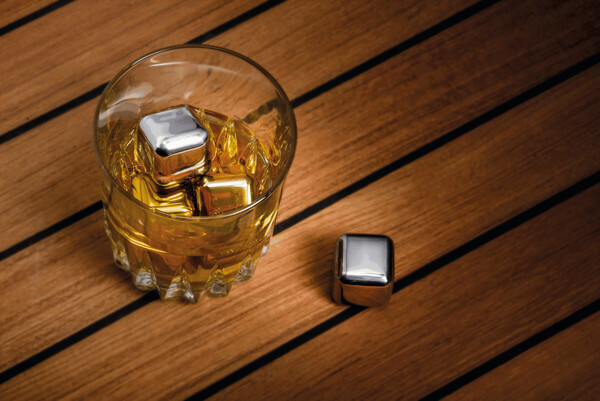 Ice cube set in a velvet bag COOLING CUBES