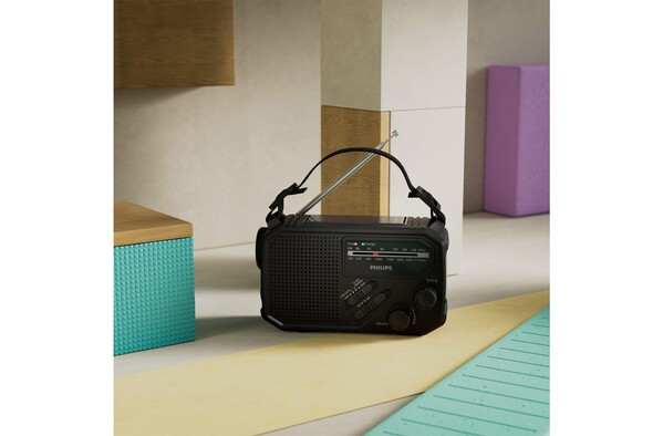 Philips TAR1609 Emergency Radio with Analog FM/AM Tuner and Flashlight