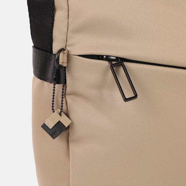 GRAVITY | Crossbody M - Hedgren - Stone Beige