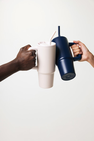 Mug 900ml en acier inoxydable recyclé Embrace RCS - Bleu Marine